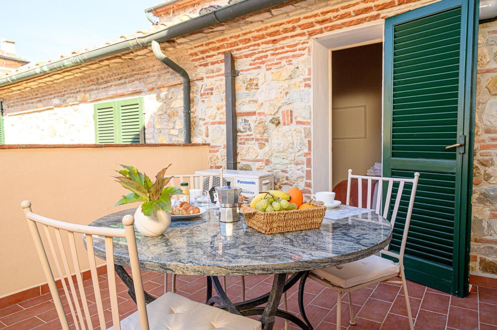 Il Chiostro Appartamenti & Suites Suvereto Exterior photo